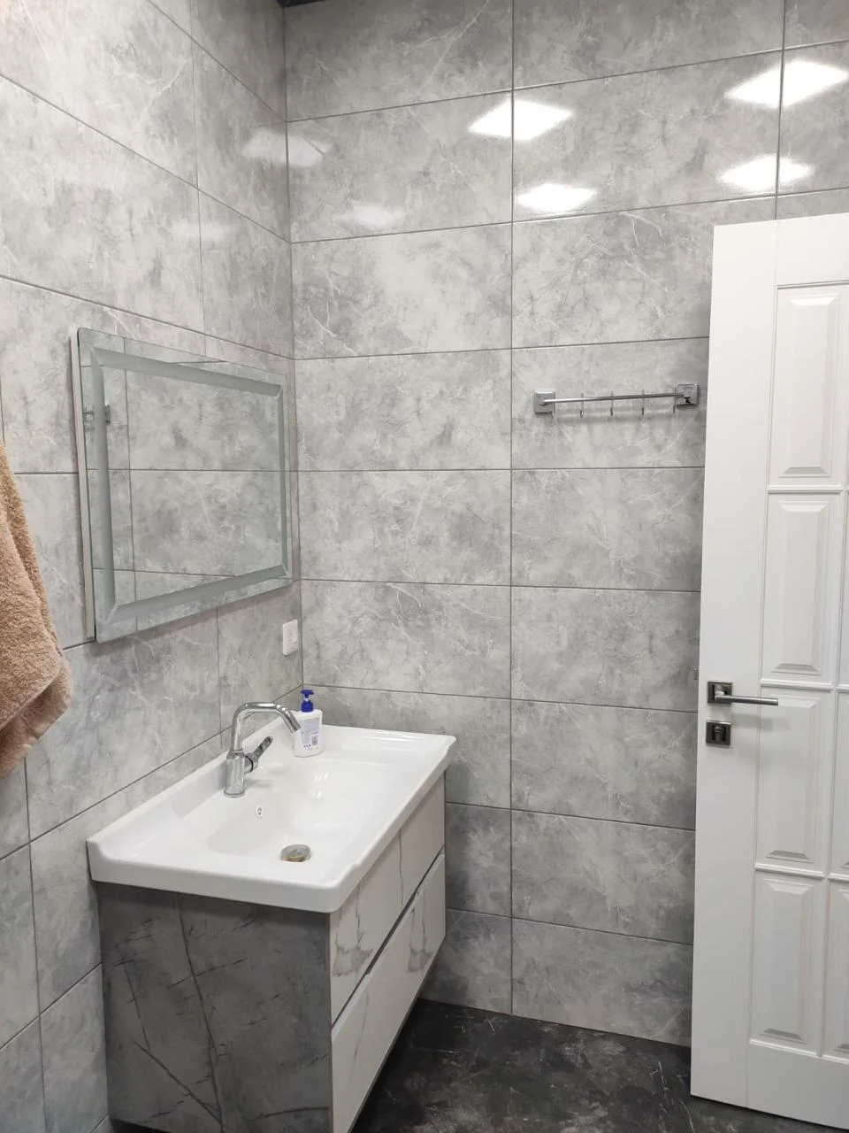 Kirayə 3 otaqlı Mənzil 95 m² Yasamal r. Elmlər Akademiyası m. – şəkil 15