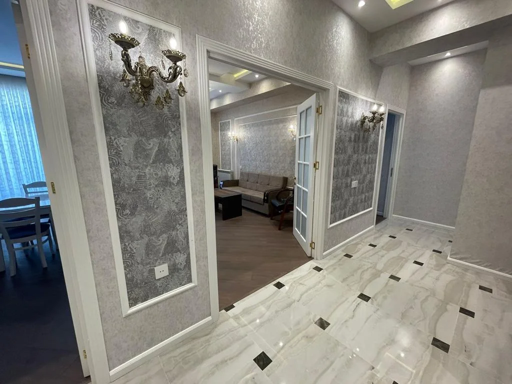 Kirayə 2 otaqlı Mənzil 85 m² Xətai r.
