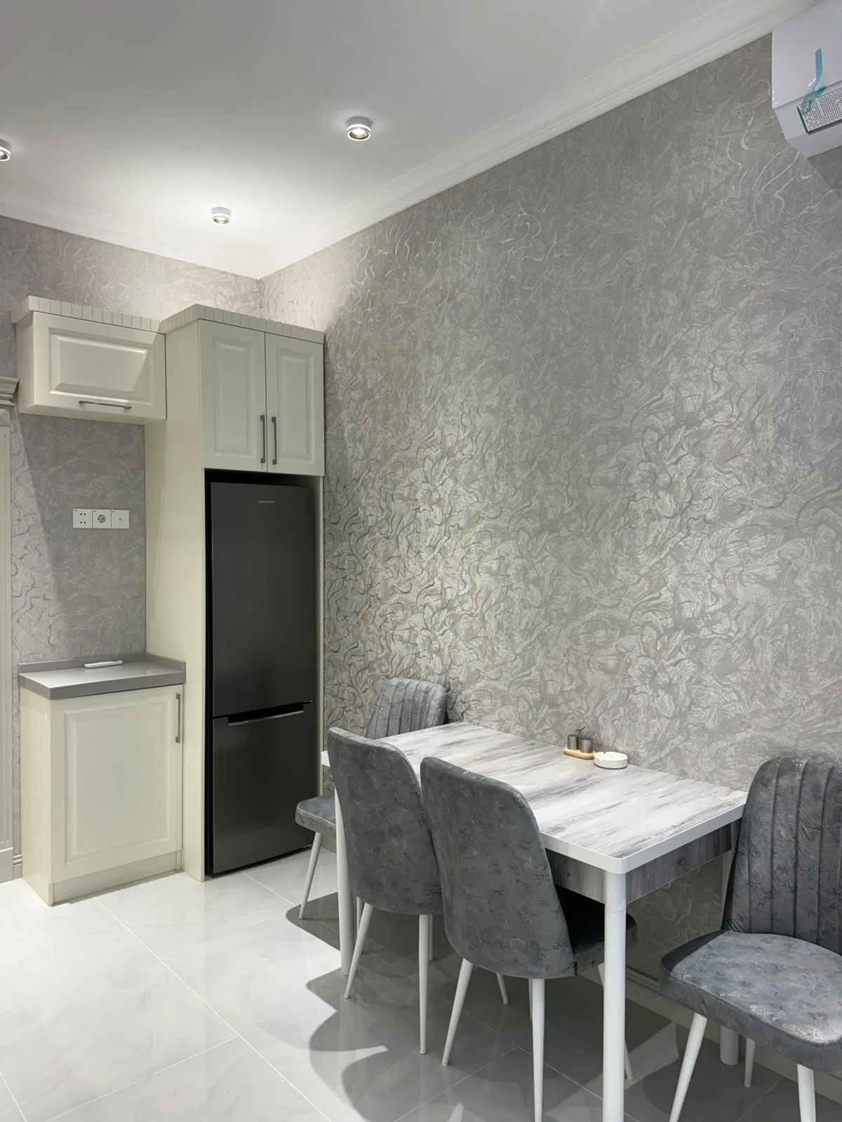 Kirayə 2 otaqlı Mənzil 80 m² Xətai r. Ağ şəhər q. – şəkil 9