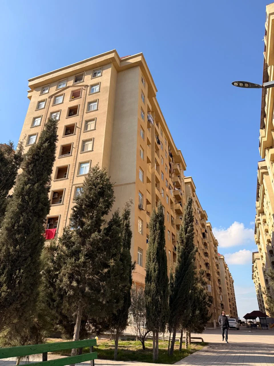 Satılır 4 otaqlı Mənzil 107 m² Abşeron r.
