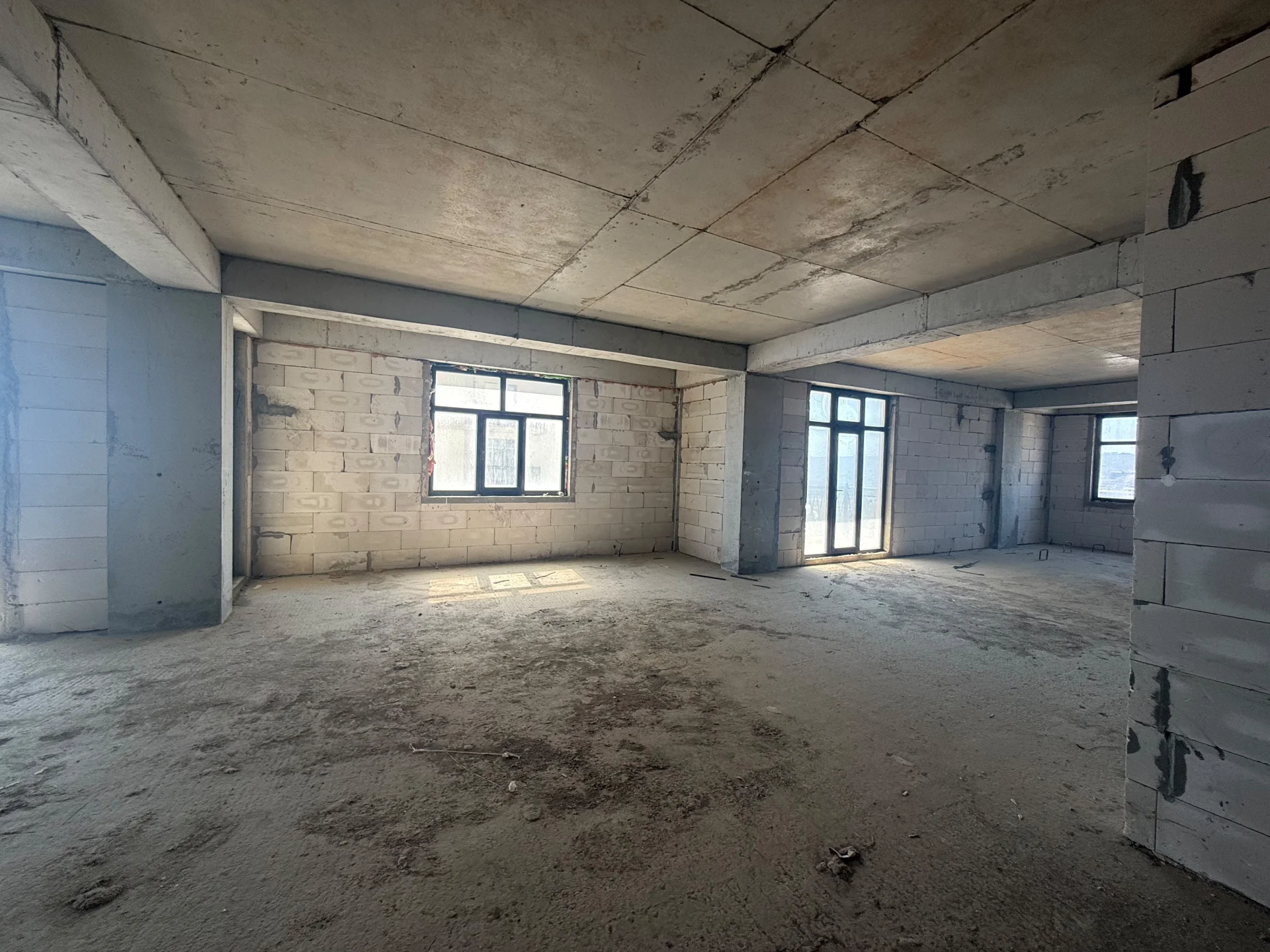Satılır 4 otaqlı Mənzil 178.1 m² Səbail r.