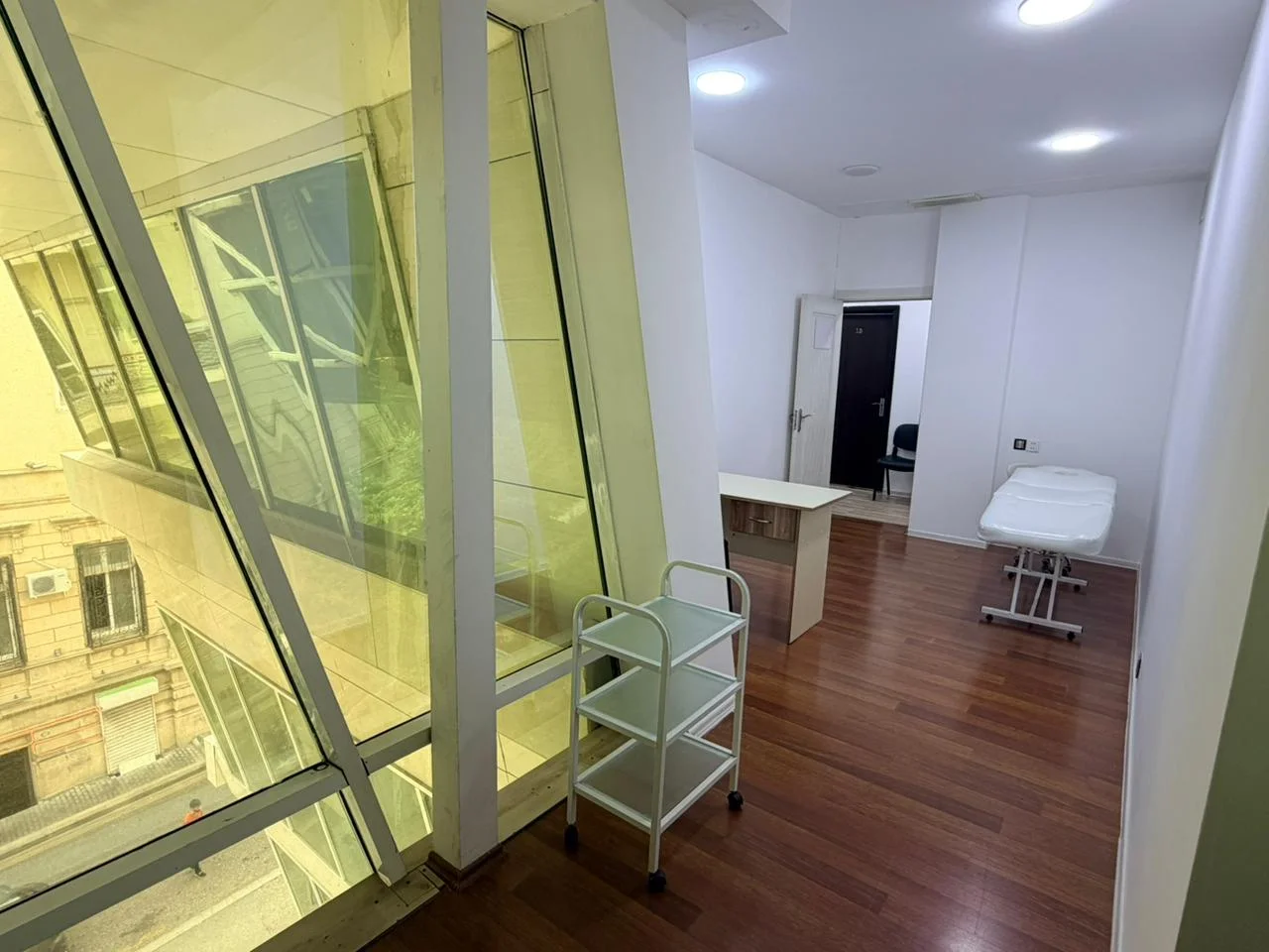 Kirayə 1 otaqlı Ofis 14 m² Nəsimi r.