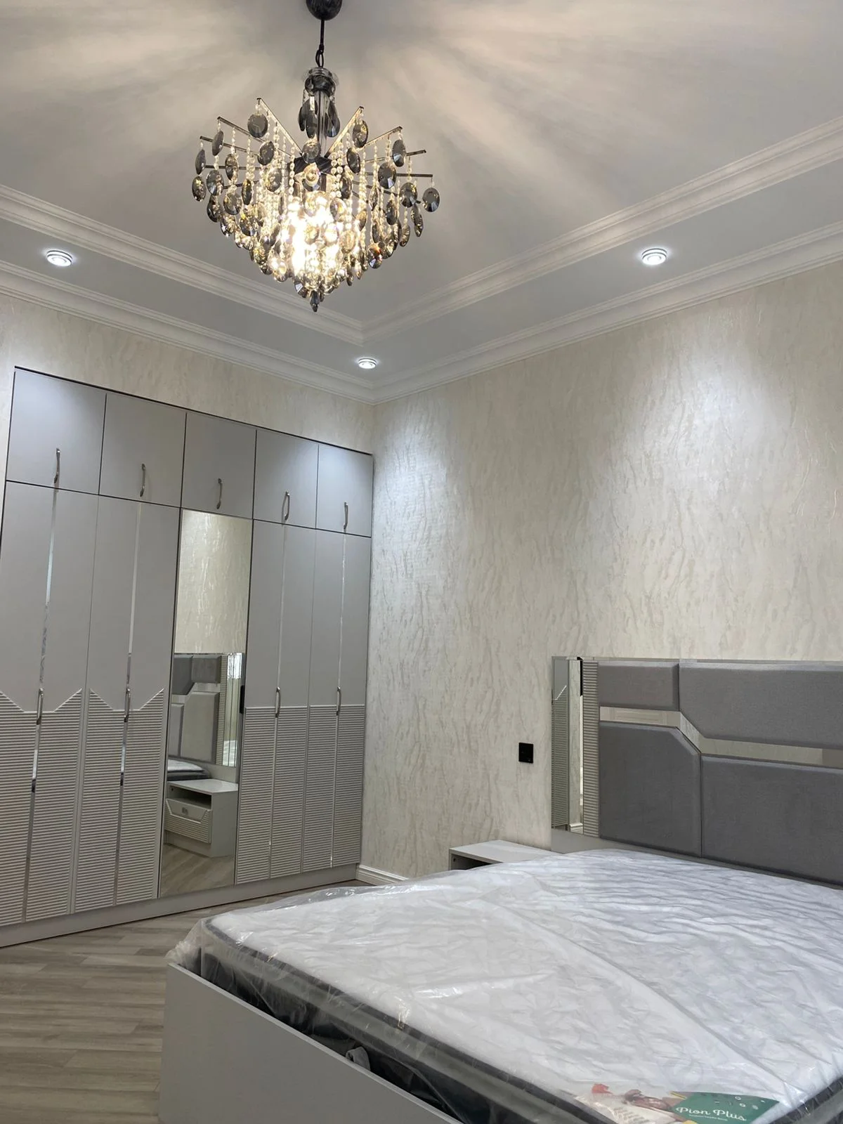 Kirayə 3 otaqlı Mənzil 140 m² Xətai r.