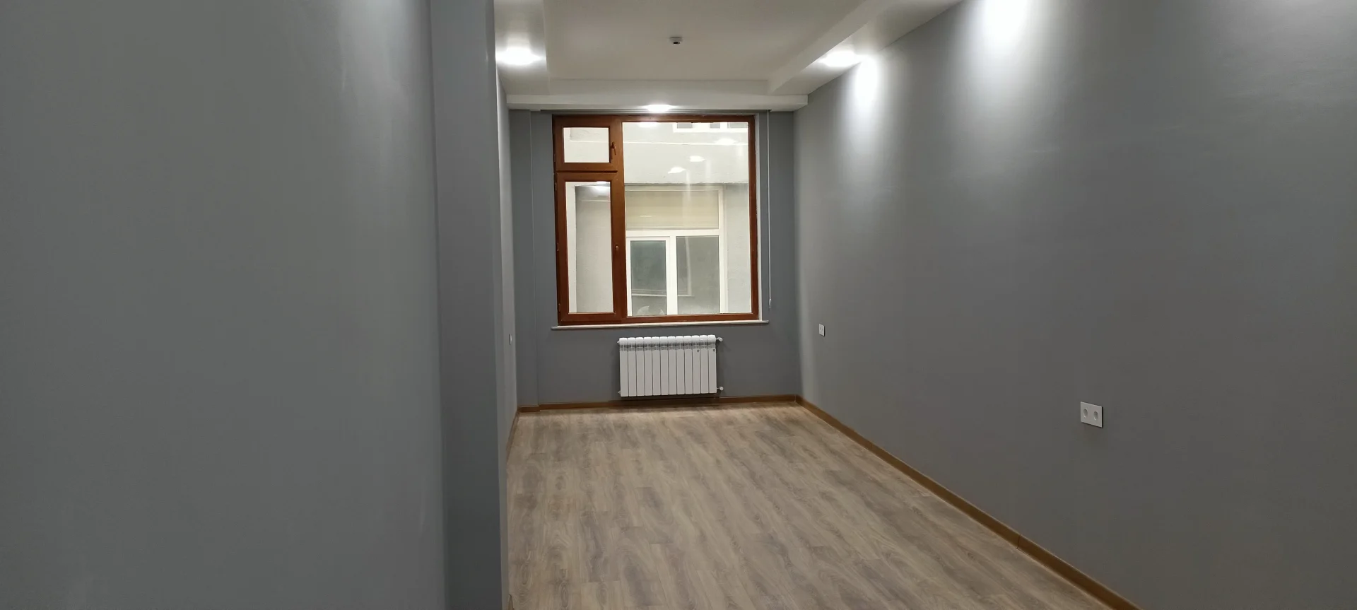Kirayə 60 otaqlı Ofis 2400 m² Nərimanov r.