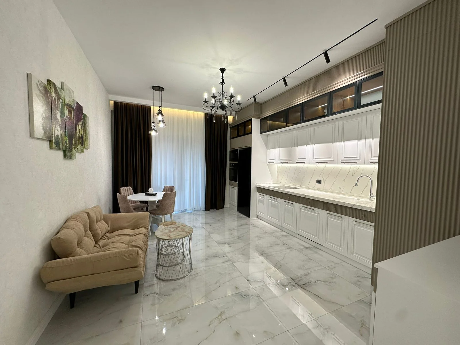 Kirayə 3 otaqlı Mənzil 120 m² Xətai r.
