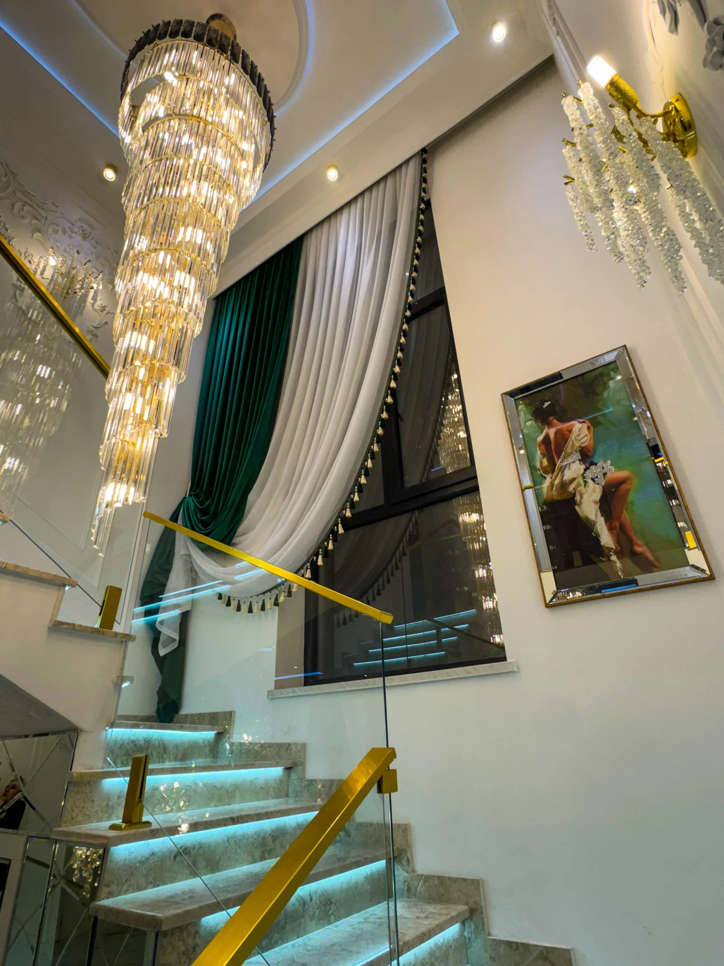 Kirayə 5 otaqlı Həyət evi / Bağ evi 240 m² Xəzər r.