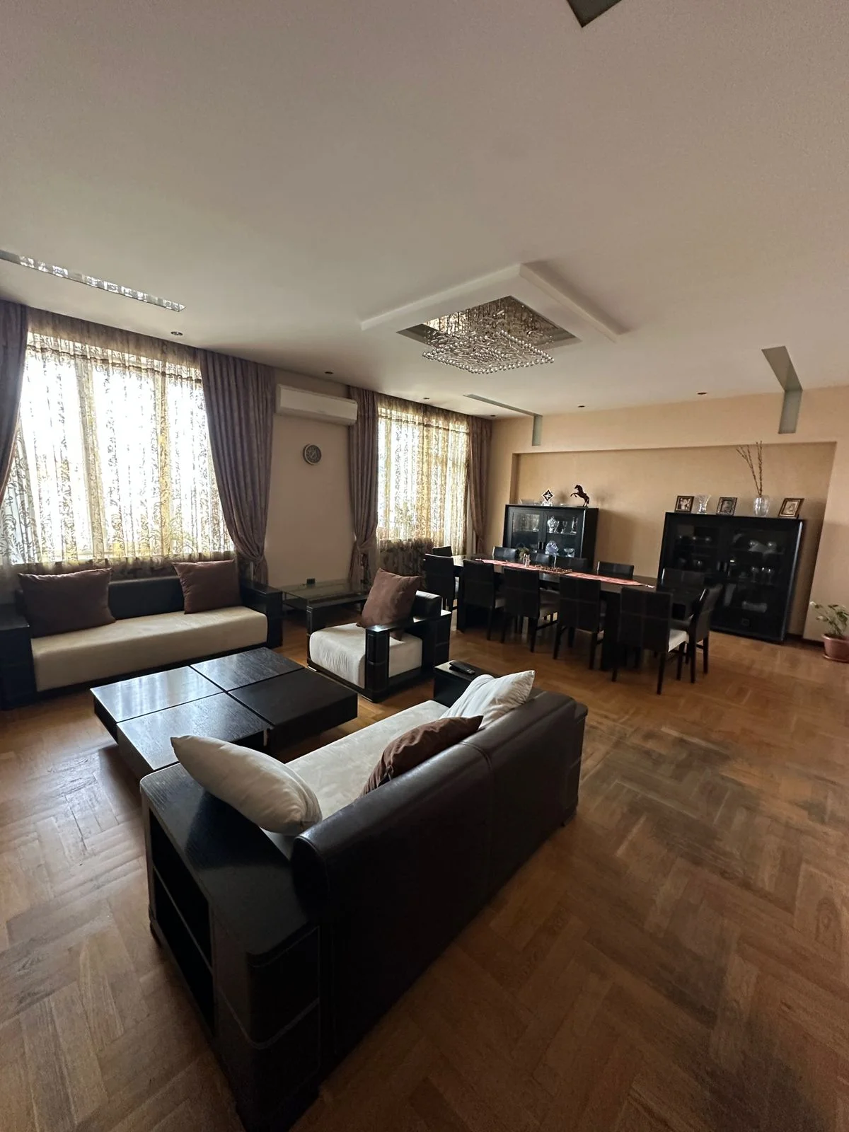 Kirayə 3 otaqlı Mənzil 160 m² Nəsimi r.