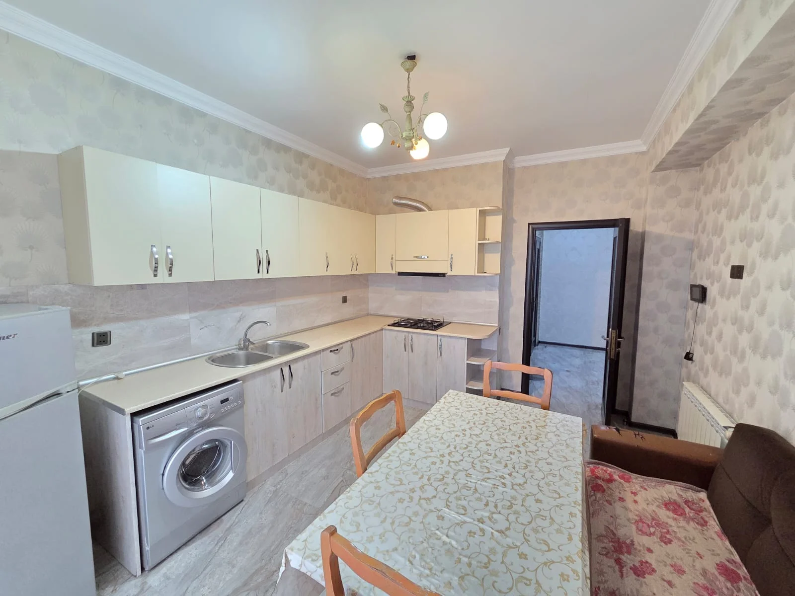 Satılır 2 otaqlı Mənzil 90 m² Binəqədi r.