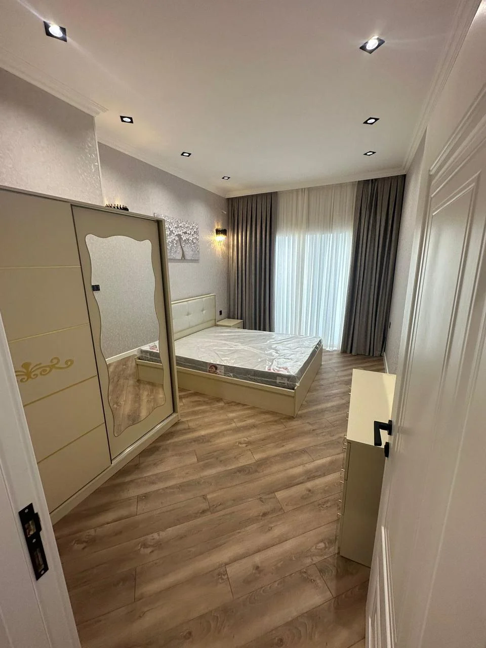 Kirayə 2 otaqlı Mənzil 76 m² Nərimanov r.