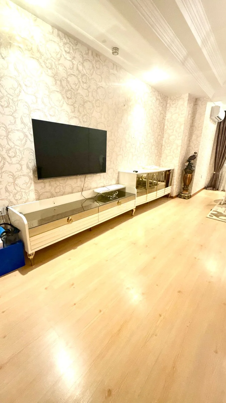 Kirayə 3 otaqlı Mənzil 185 m² Nəsimi r.
