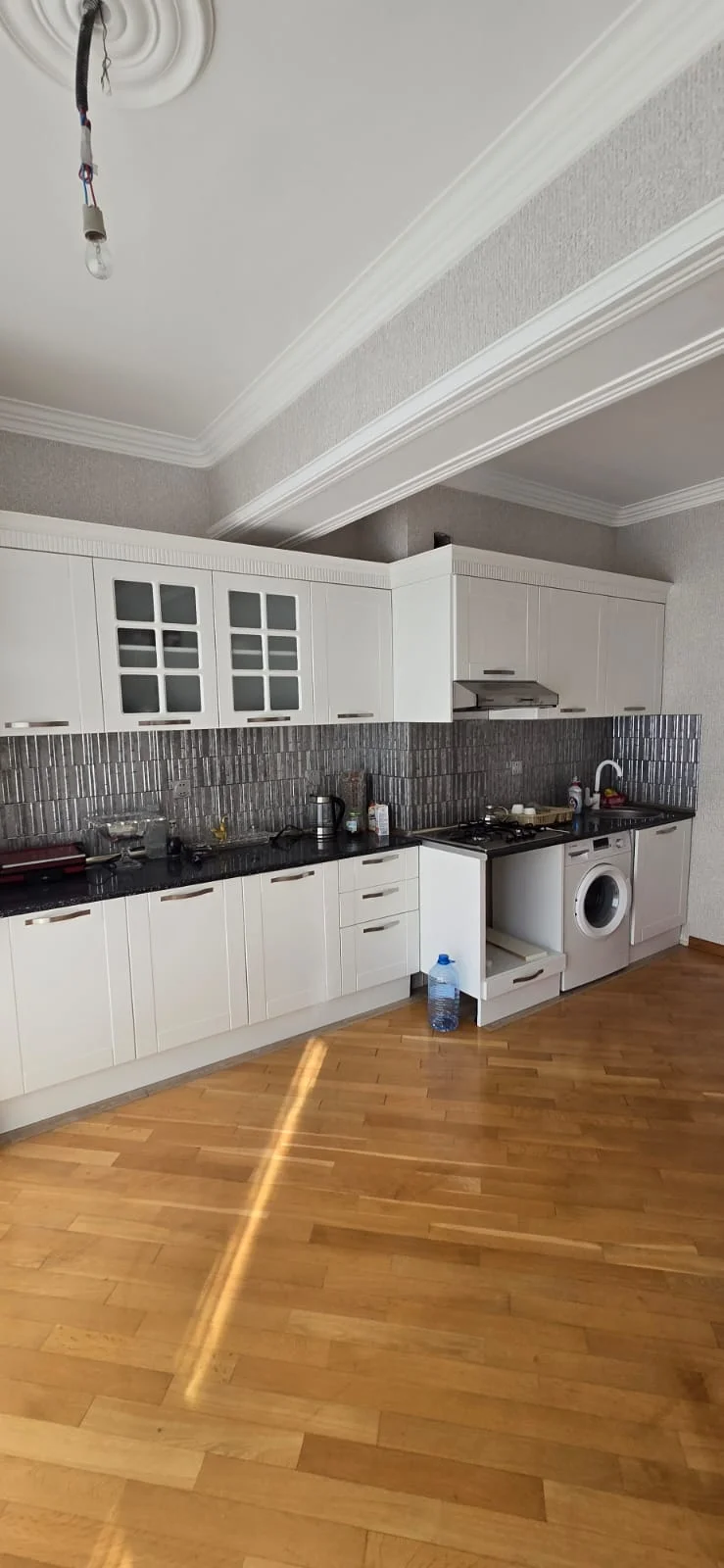 Kirayə 2 otaqlı Mənzil 95 m² Xətai r.