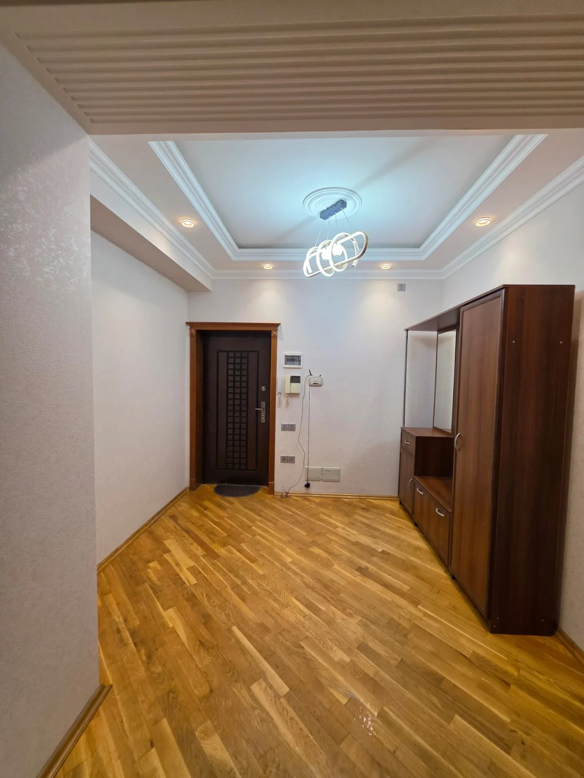 Kirayə 2 otaqlı Mənzil 95 m² Binəqədi r.
