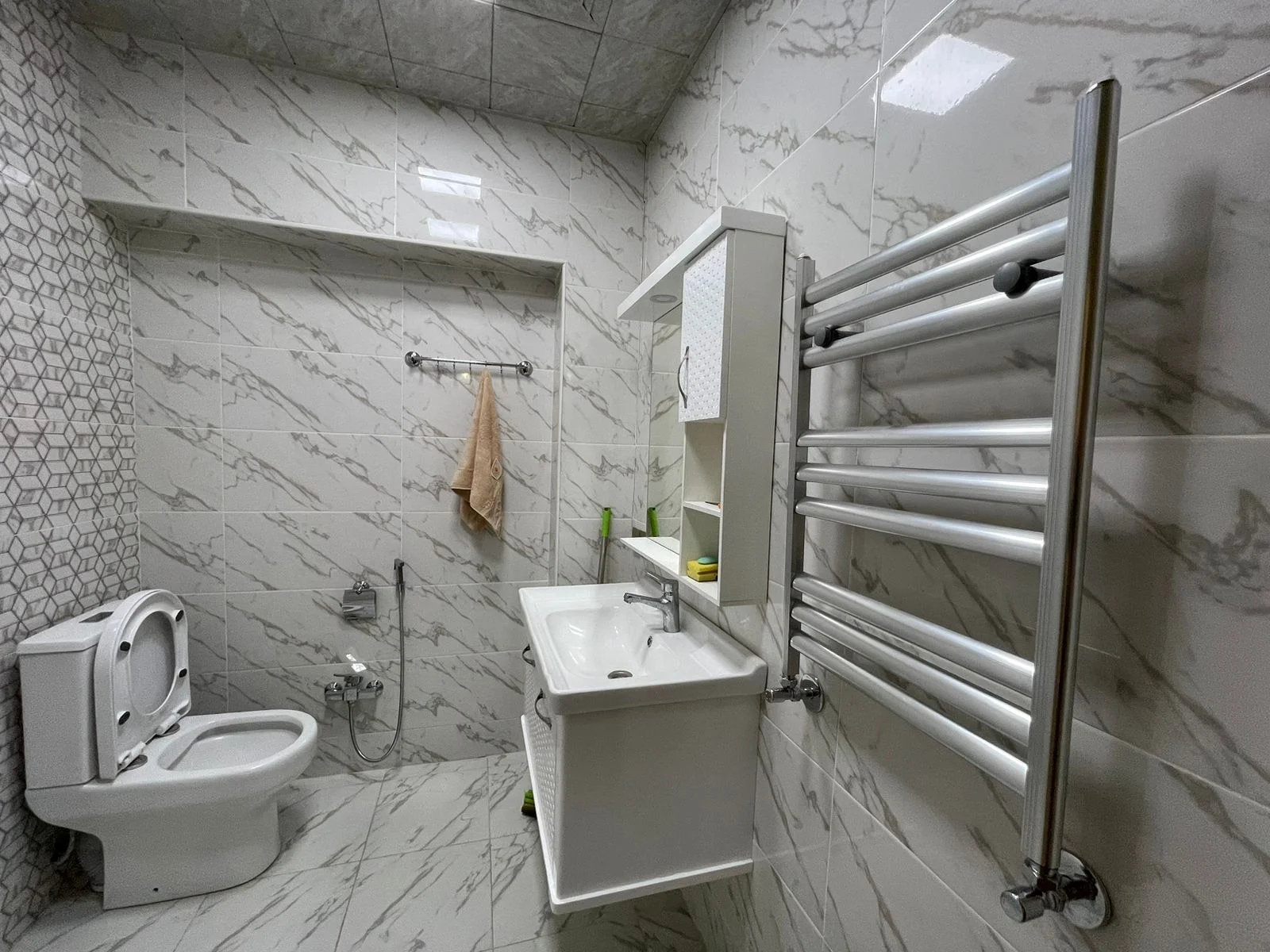 Kirayə 3 otaqlı Mənzil 120 m² Nəsimi r.