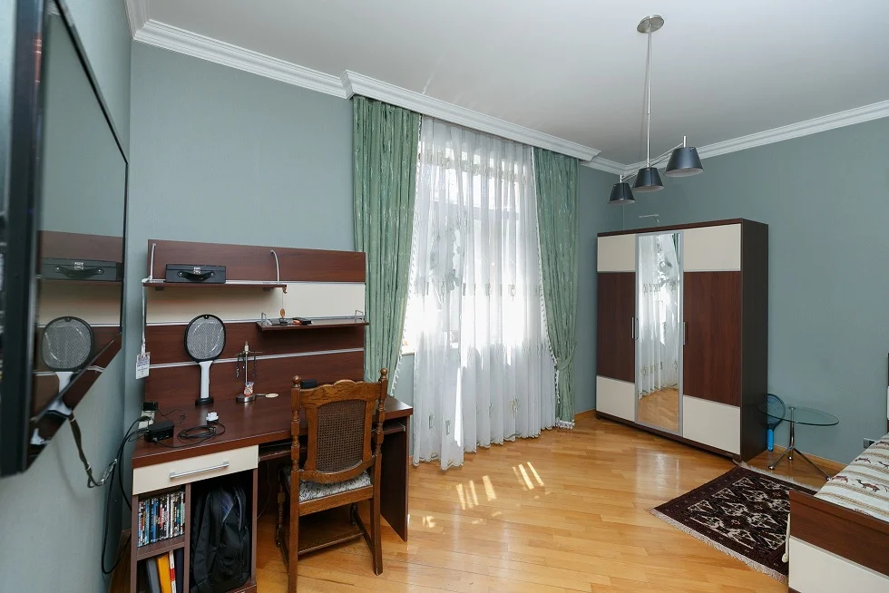 Satılır 8 otaqlı Həyət evi / Bağ evi 630 m² Nərimanov r.