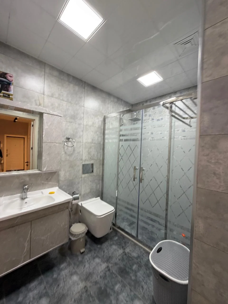 Kirayə 3 otaqlı Mənzil 120 m² Xətai r.