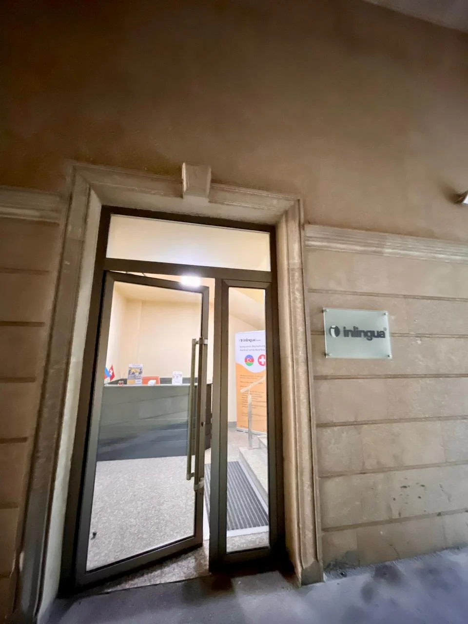 Kirayə 12 otaqlı Ofis 400 m² Yasamal r.
