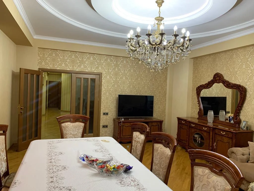 Kirayə 4 otaqlı Mənzil 170 m² Yasamal r. – şəkil 9