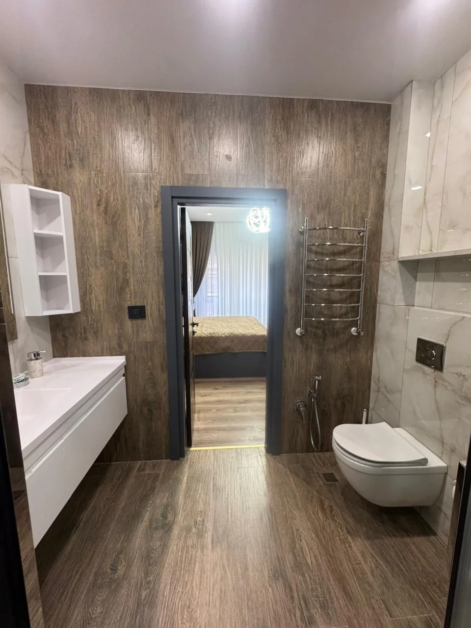 Kirayə 3 otaqlı Mənzil 140 m² Xətai r.