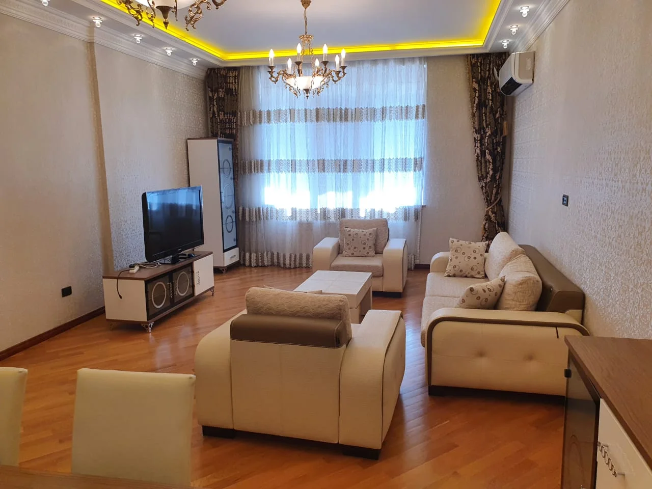 Kirayə 2 otaqlı Mənzil 120 m² Nəsimi r.