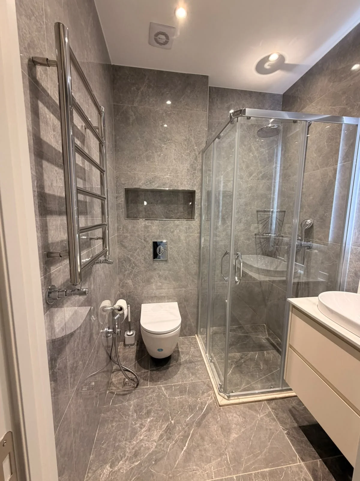 Kirayə 2 otaqlı Mənzil 70 m² Nərimanov r.