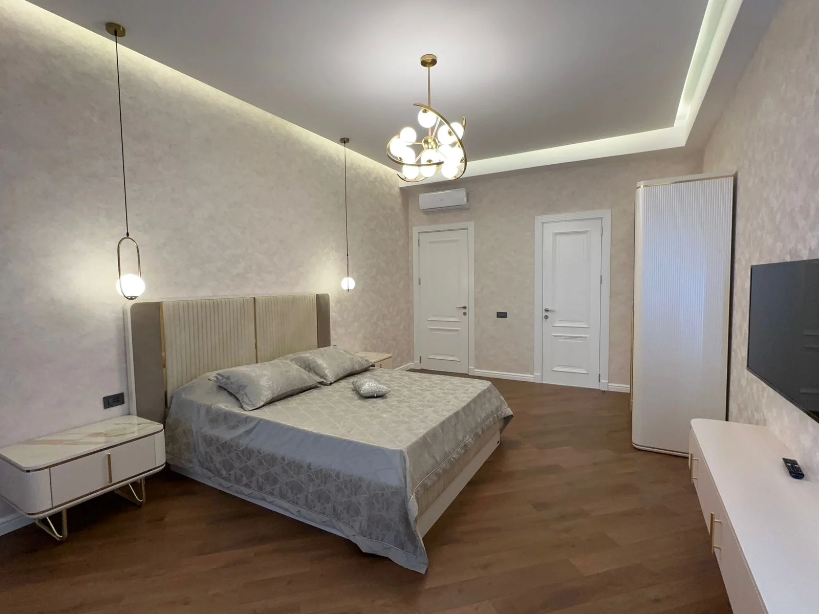 Kirayə 3 otaqlı Mənzil 120 m² Xətai r.