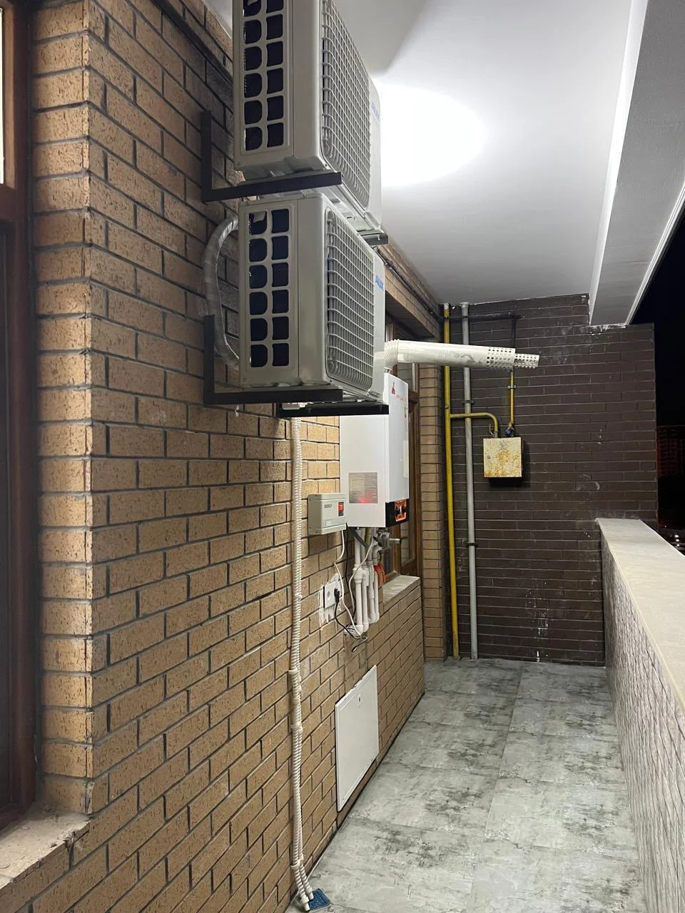 Kirayə 2 otaqlı Mənzil 100 m² Nəsimi r.