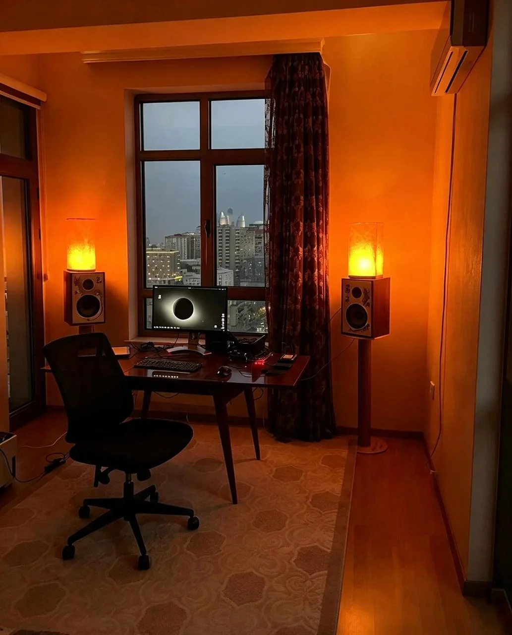 Kirayə 2 otaqlı Mənzil 95 m² Yasamal r. Elmlər Akademiyası m. – şəkil 1
