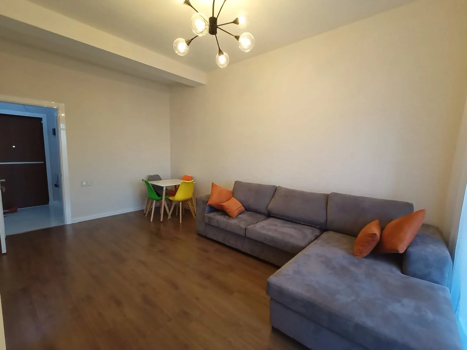 Kirayə 2 otaqlı Mənzil 65 m² Xətai r. Ağ şəhər q. – şəkil 4