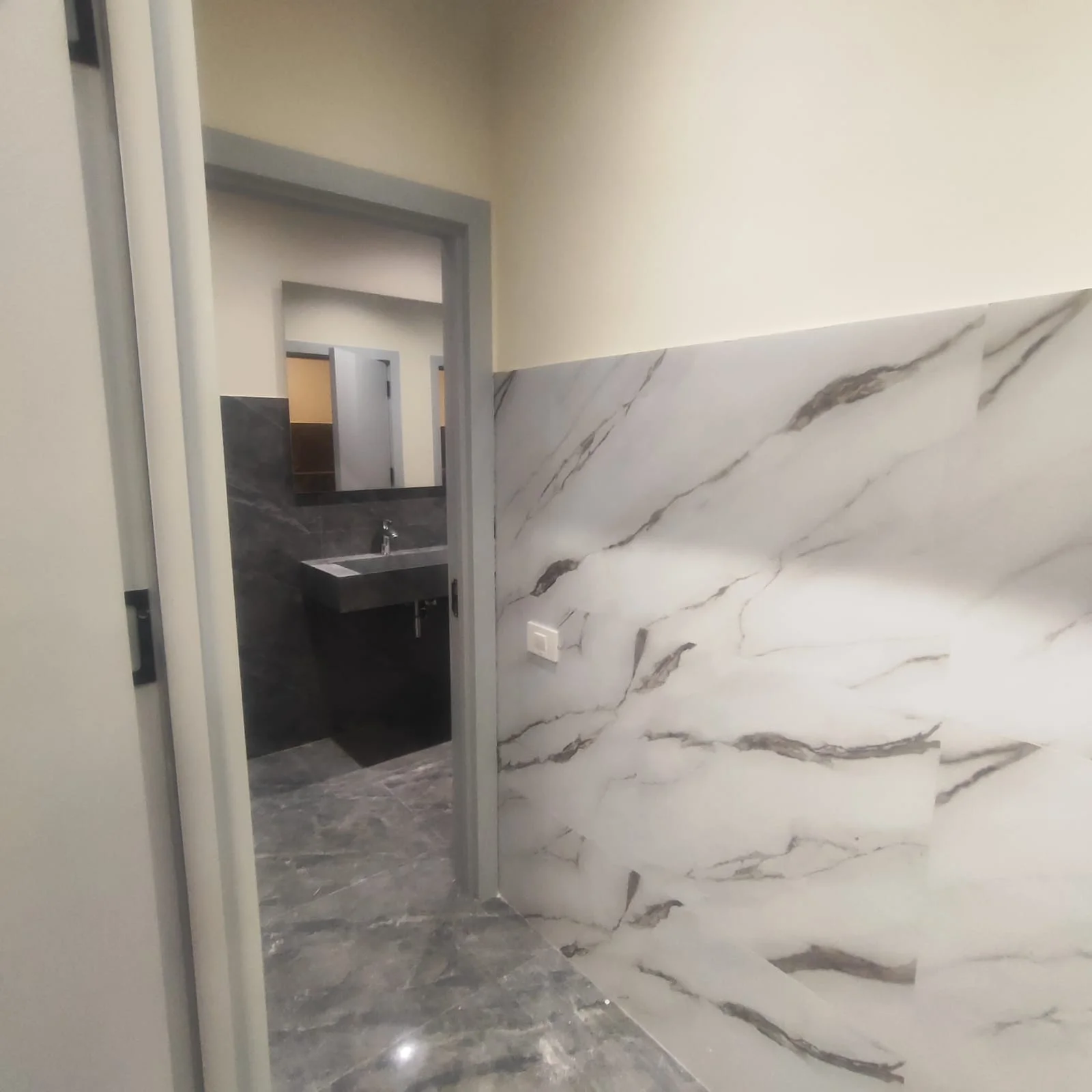 Kirayə 4 otaqlı Ofis 200 m² Yasamal r. Nizami m. – şəkil 12
