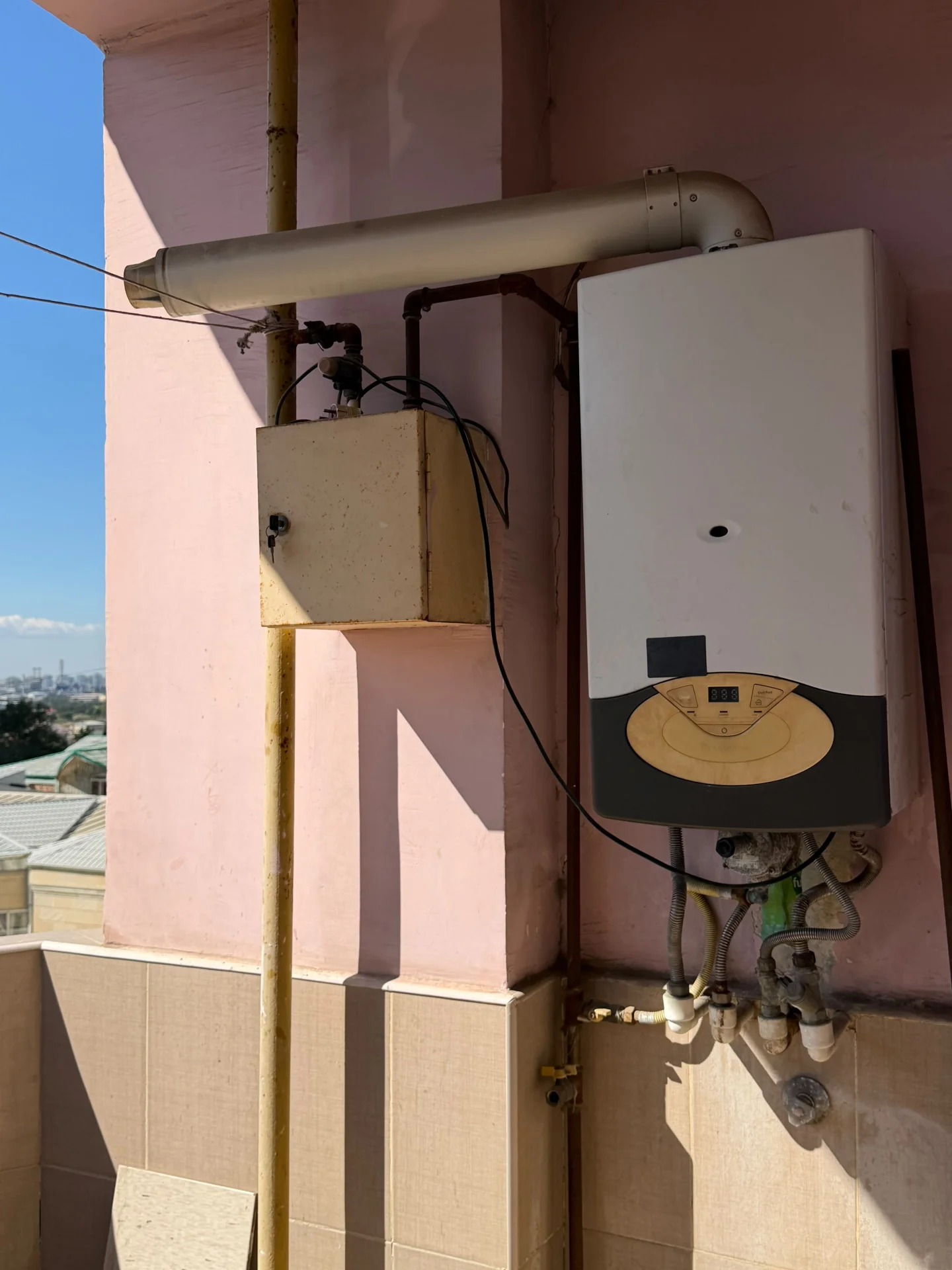 Satılır 3 otaqlı Mənzil 90 m² Xətai r.