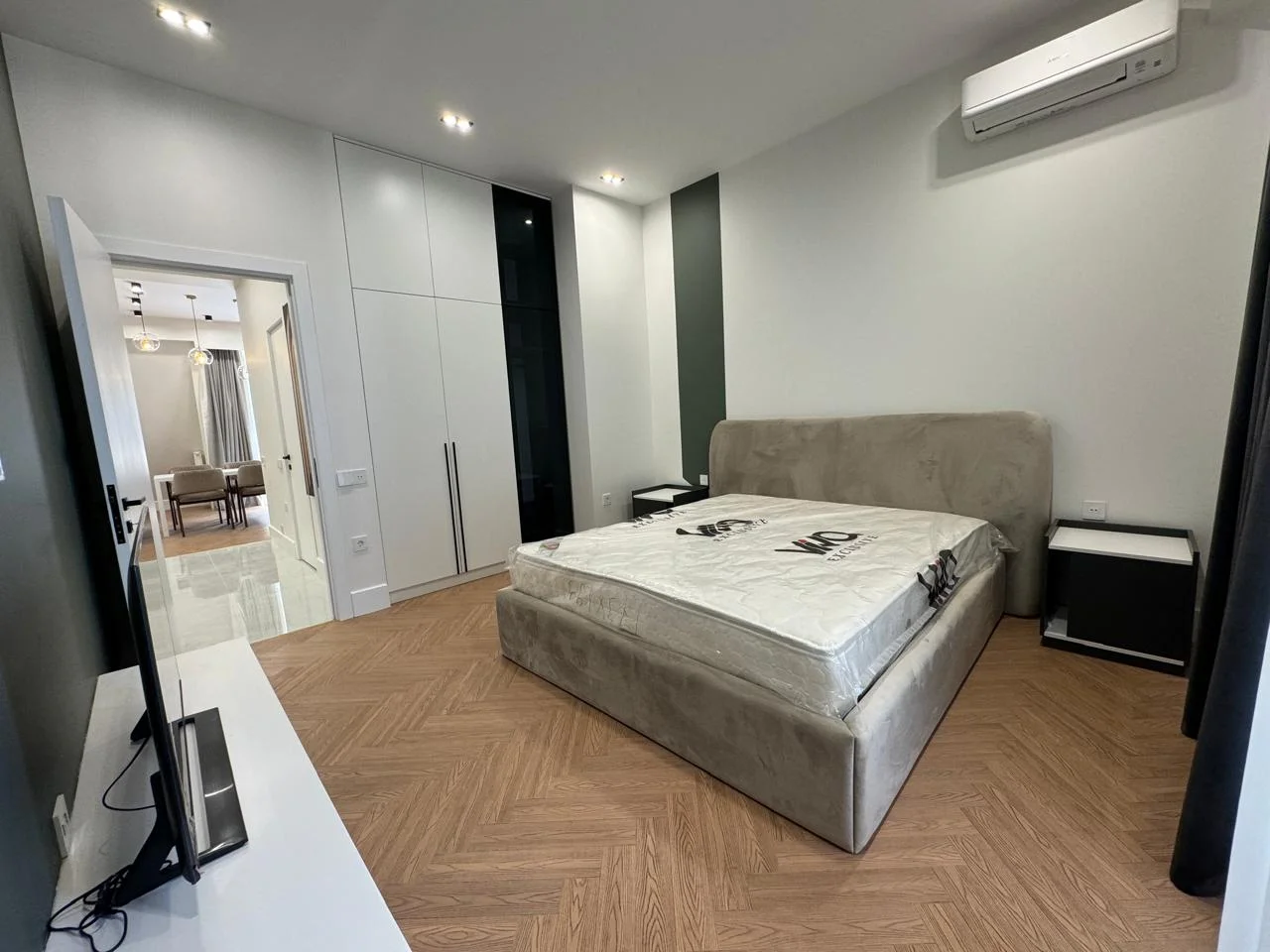 Kirayə 2 otaqlı Mənzil 80 m² Xətai r.