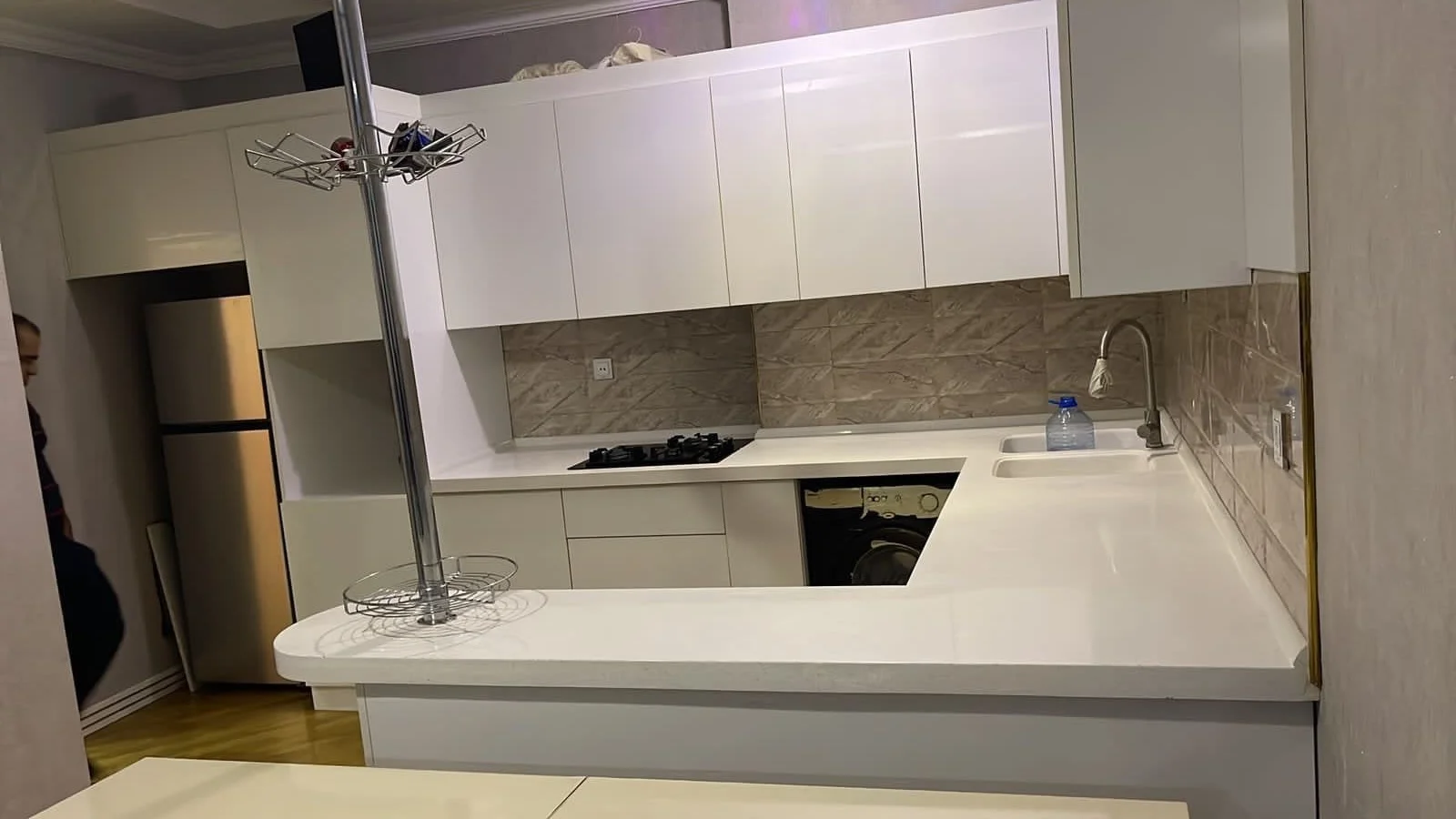 Kirayə 4 otaqlı Mənzil 180 m² Yasamal r. – şəkil 3