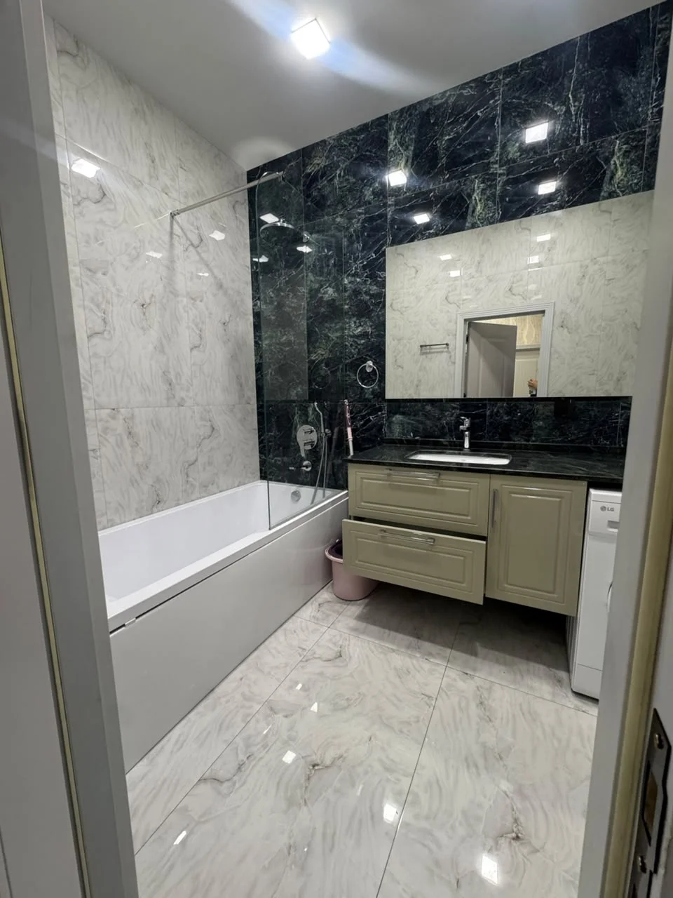 Kirayə 4 otaqlı Mənzil 178 m² Yasamal r. – şəkil 8