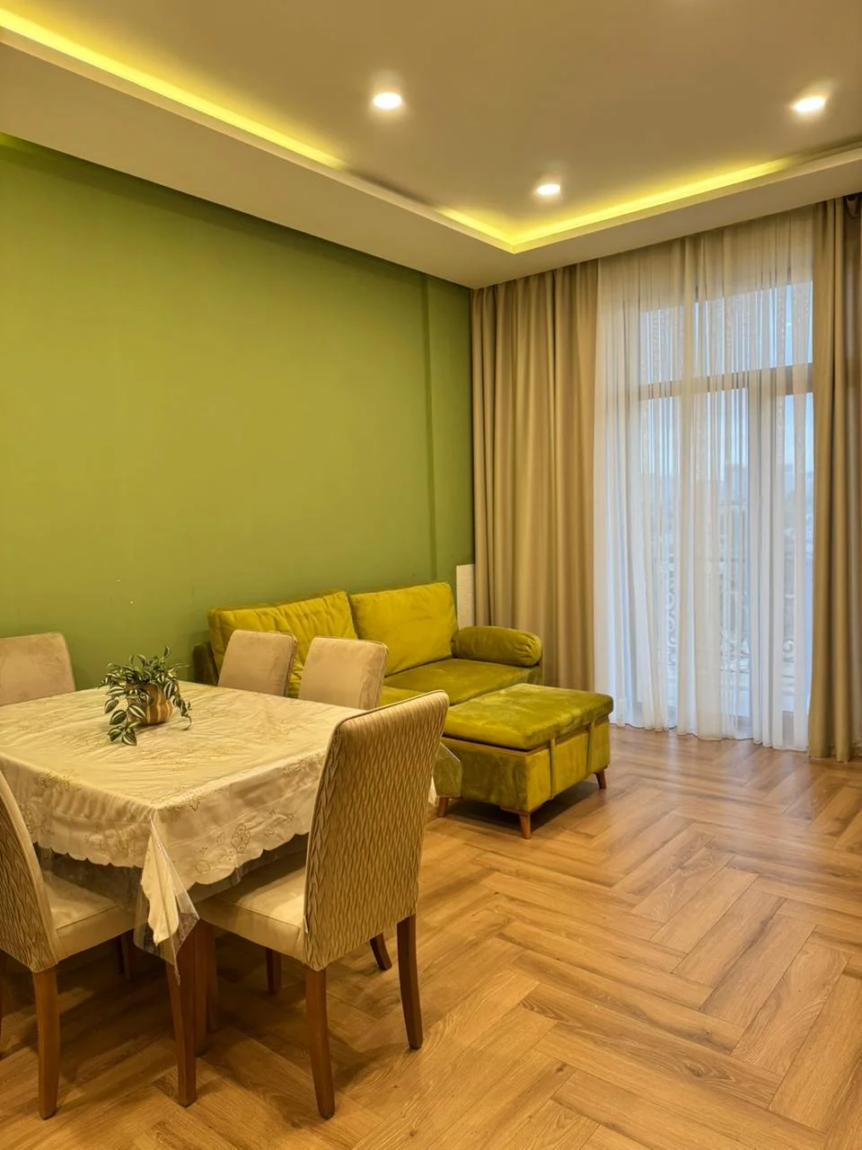 Kirayə 2 otaqlı Mənzil 70 m² Xətai r.