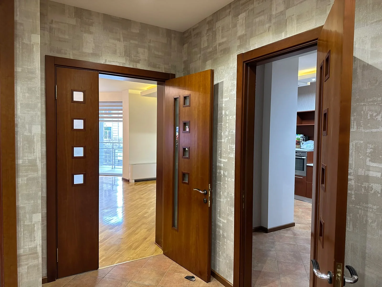 Kirayə 4 otaqlı Mənzil 235 m² Səbail r. İçərişəhər m. – şəkil 3