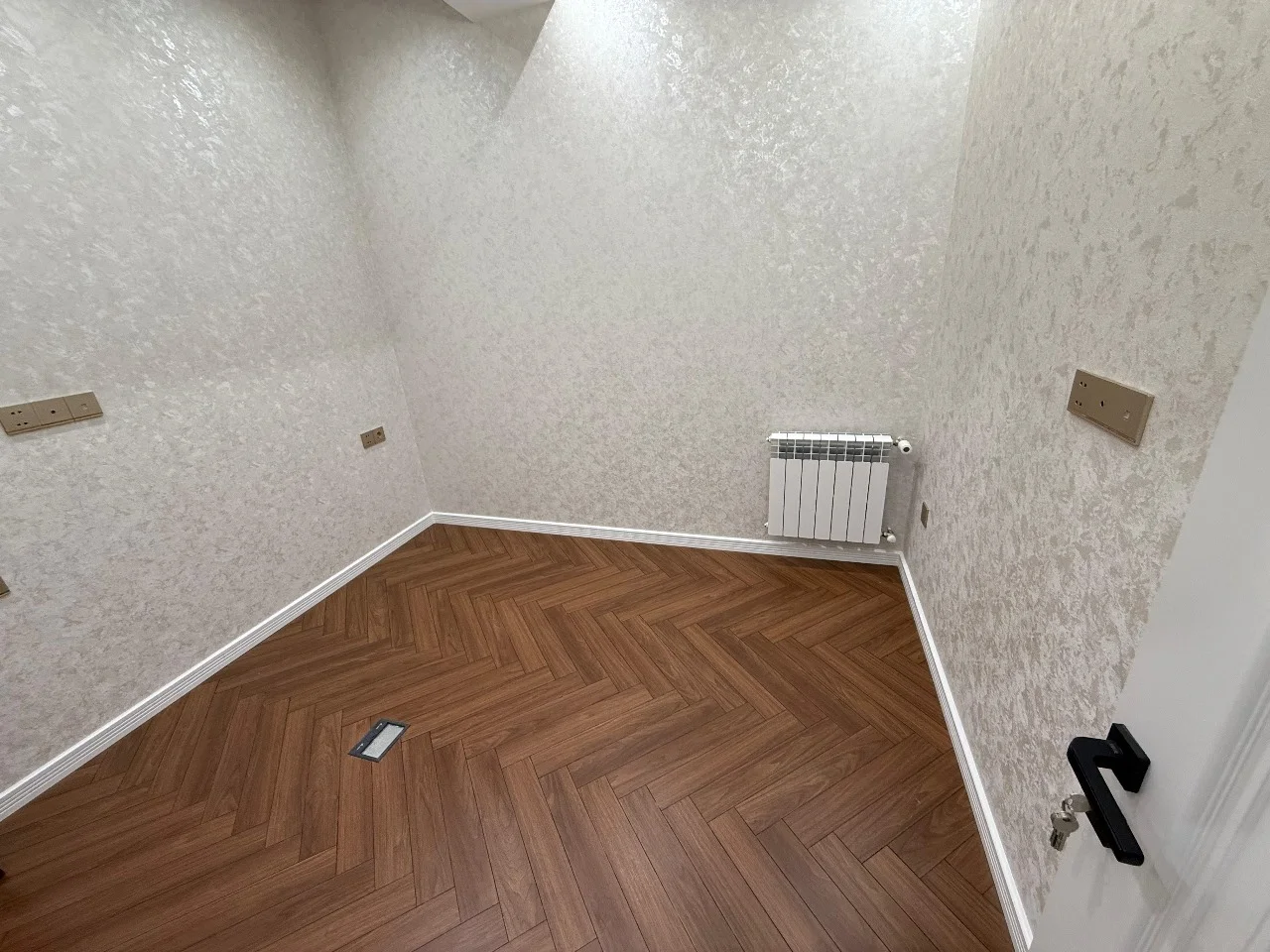 Diplomst Residence , Ağ şəhər