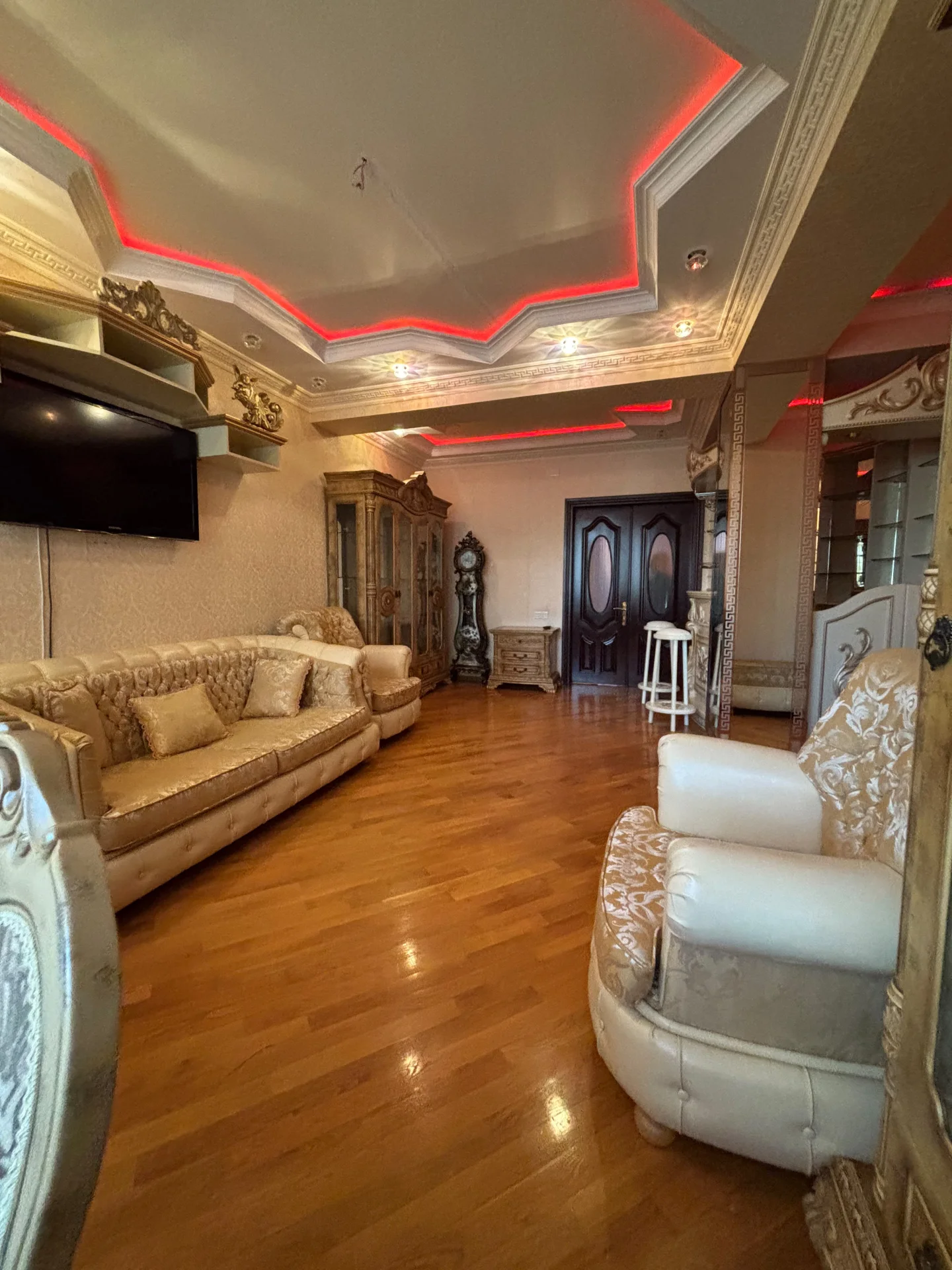 Kirayə 1500 otaqlı Mənzil 160 m² Xətai r. Şah İsmayıl Xətai m. – şəkil 1