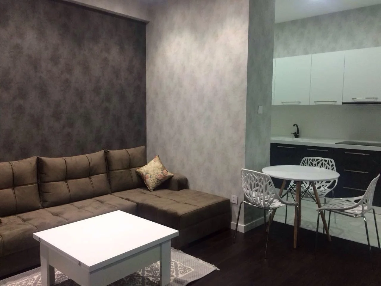 Kirayə 2 otaqlı Mənzil 70 m² Nəsimi r.