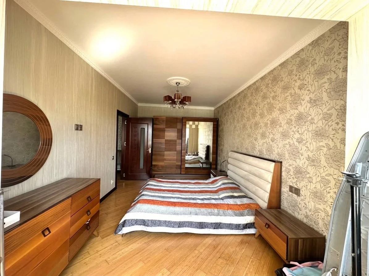 Satılır 5 otaqlı Mənzil 120 m² Xətai r.