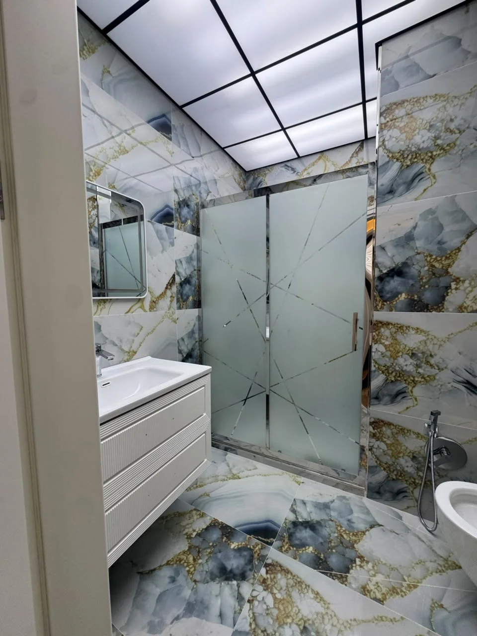 Kirayə 3 otaqlı Mənzil 158 m² Xətai r.