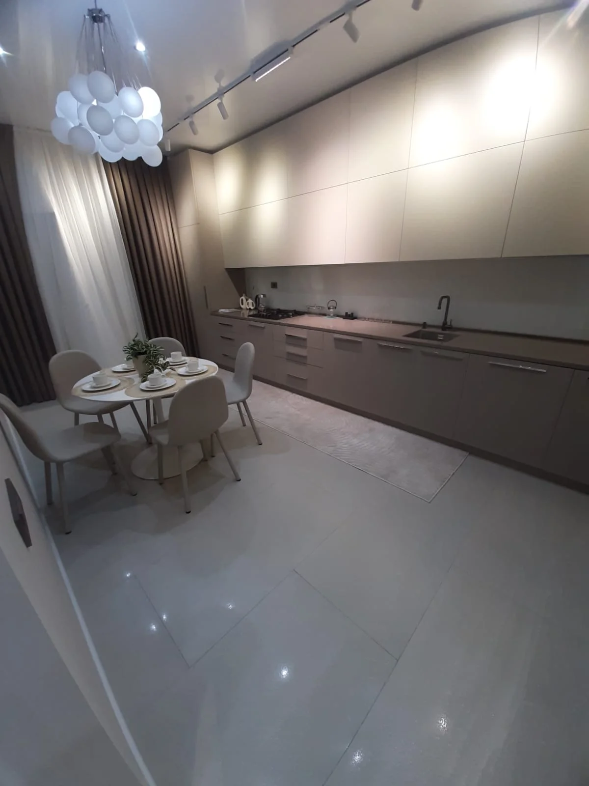Kirayə 4 otaqlı Mənzil 200 m² Bakı – şəkil 14