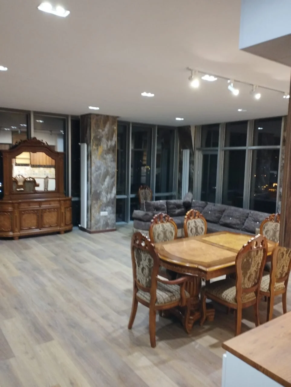 Kirayə 3 otaqlı Mənzil 150 m² Yasamal r.