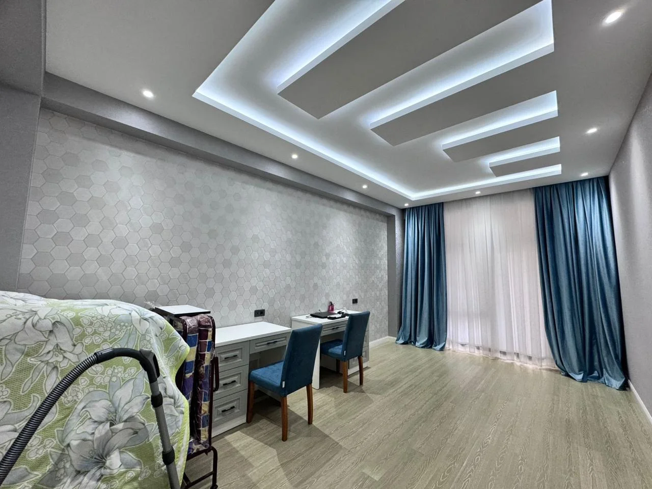 Kirayə 3 otaqlı Mənzil 160 m² Nərimanov r.
