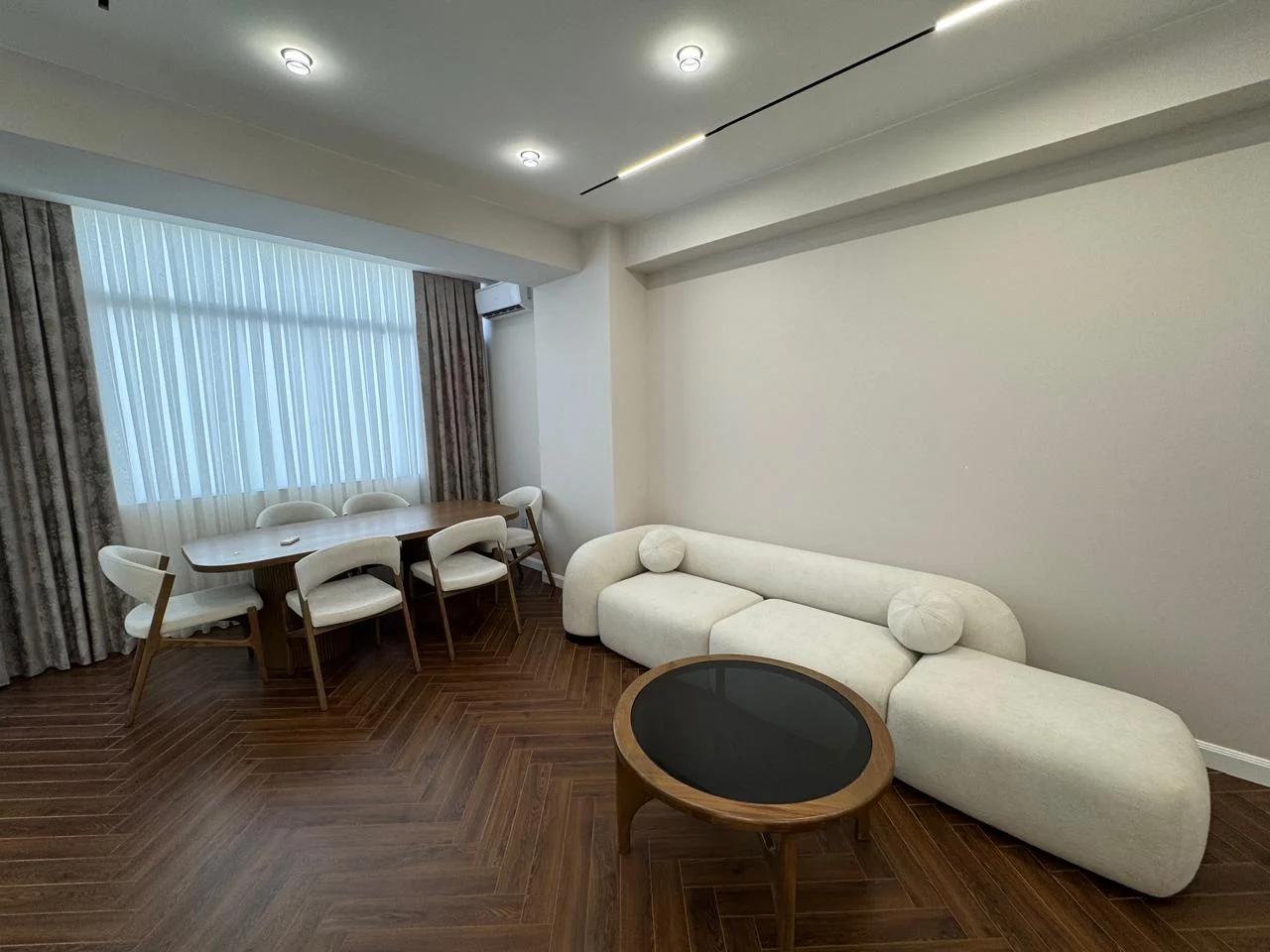 Kirayə 3 otaqlı Mənzil 110 m² Xətai r.