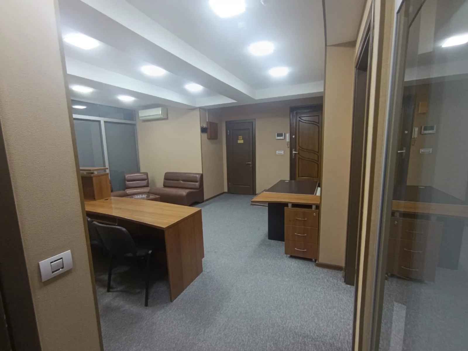 Kirayə 4 otaqlı Ofis 101 m² Yasamal r.