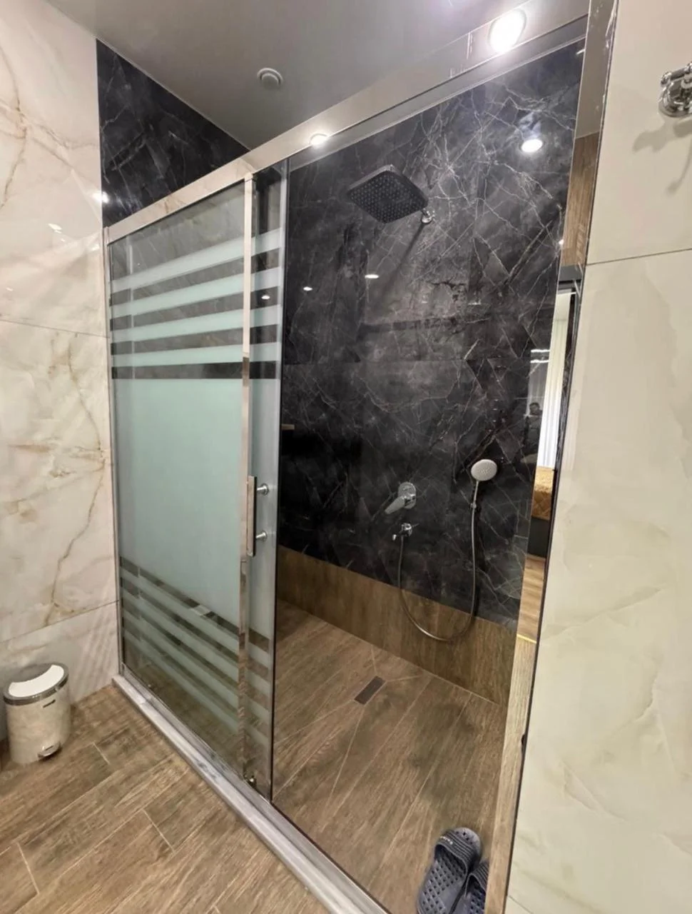 Kirayə 3 otaqlı Mənzil 140 m² Xətai r.