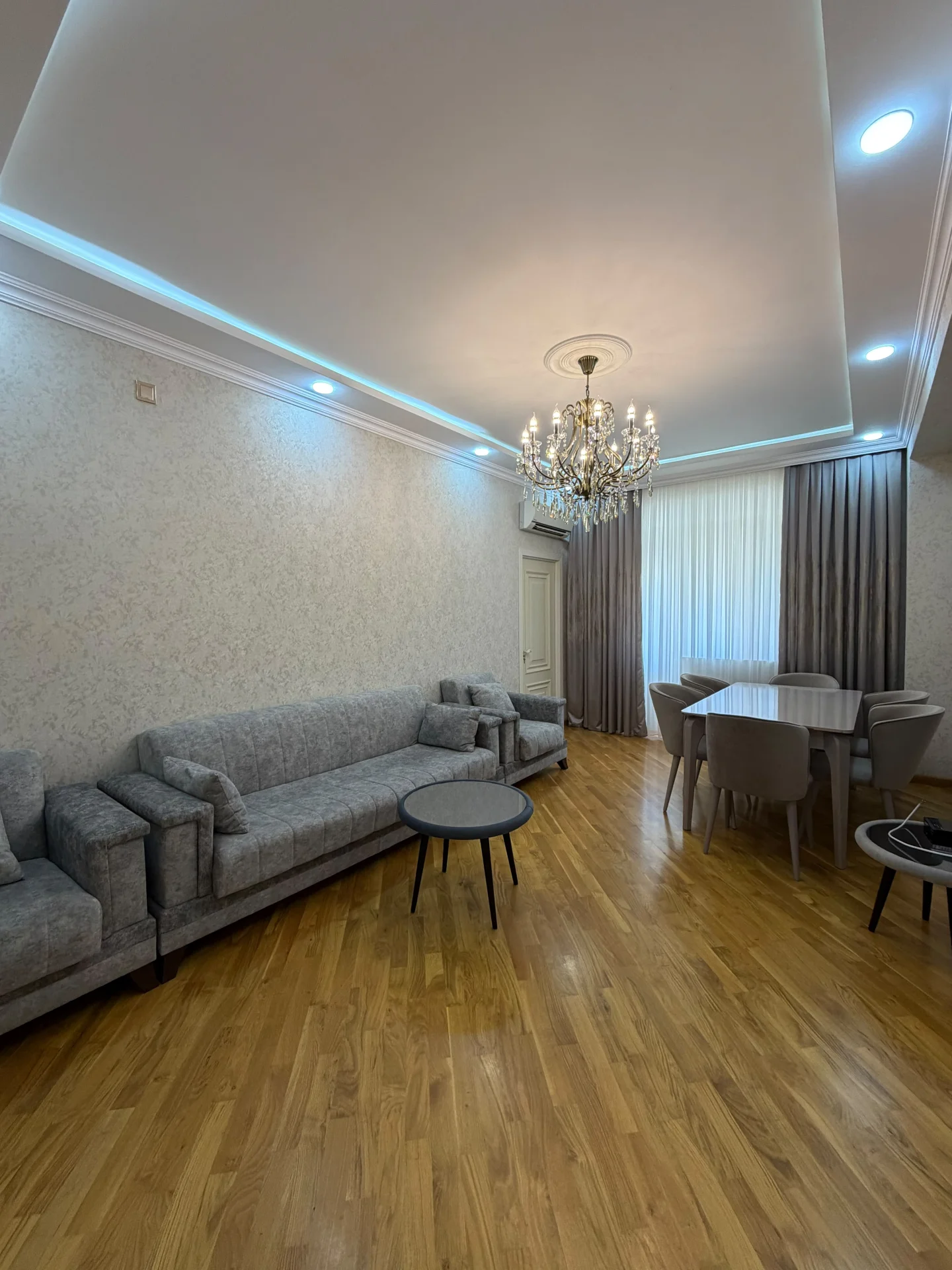 Kirayə 2 otaqlı Mənzil 70 m² Xətai r.