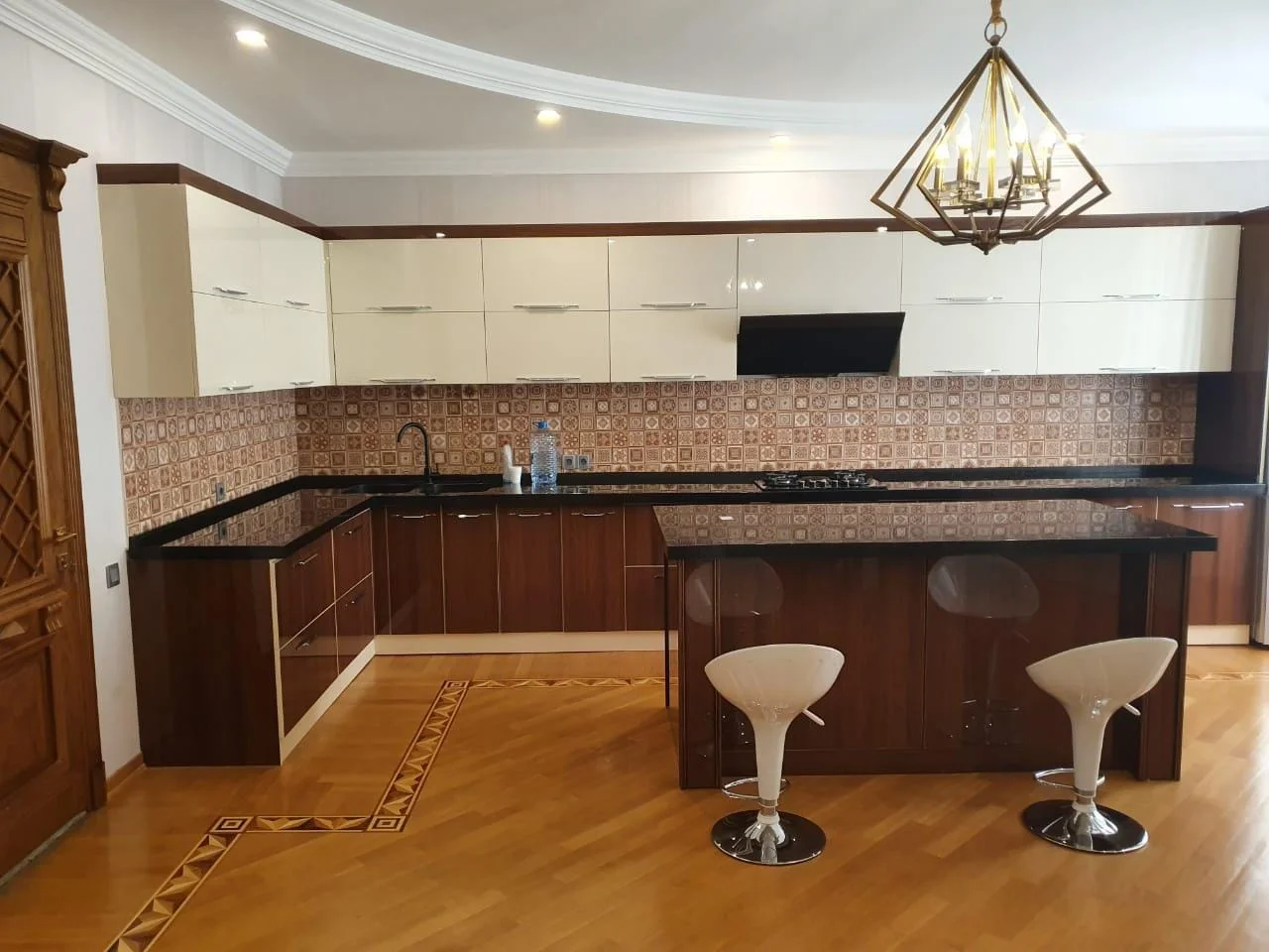 Kirayə 3 otaqlı Mənzil 280 m² Yasamal r.