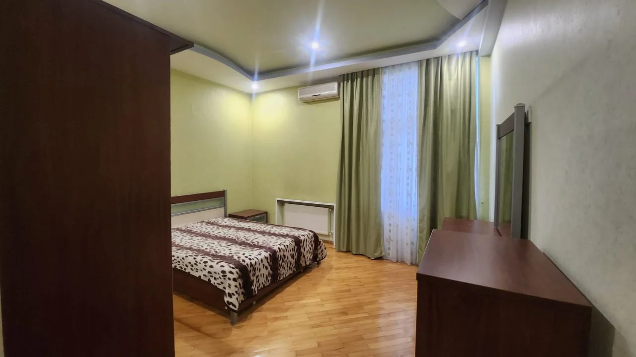 Kirayə 5 otaqlı Mənzil 220 m² Nərimanov r. Gənclik m. – şəkil 9
