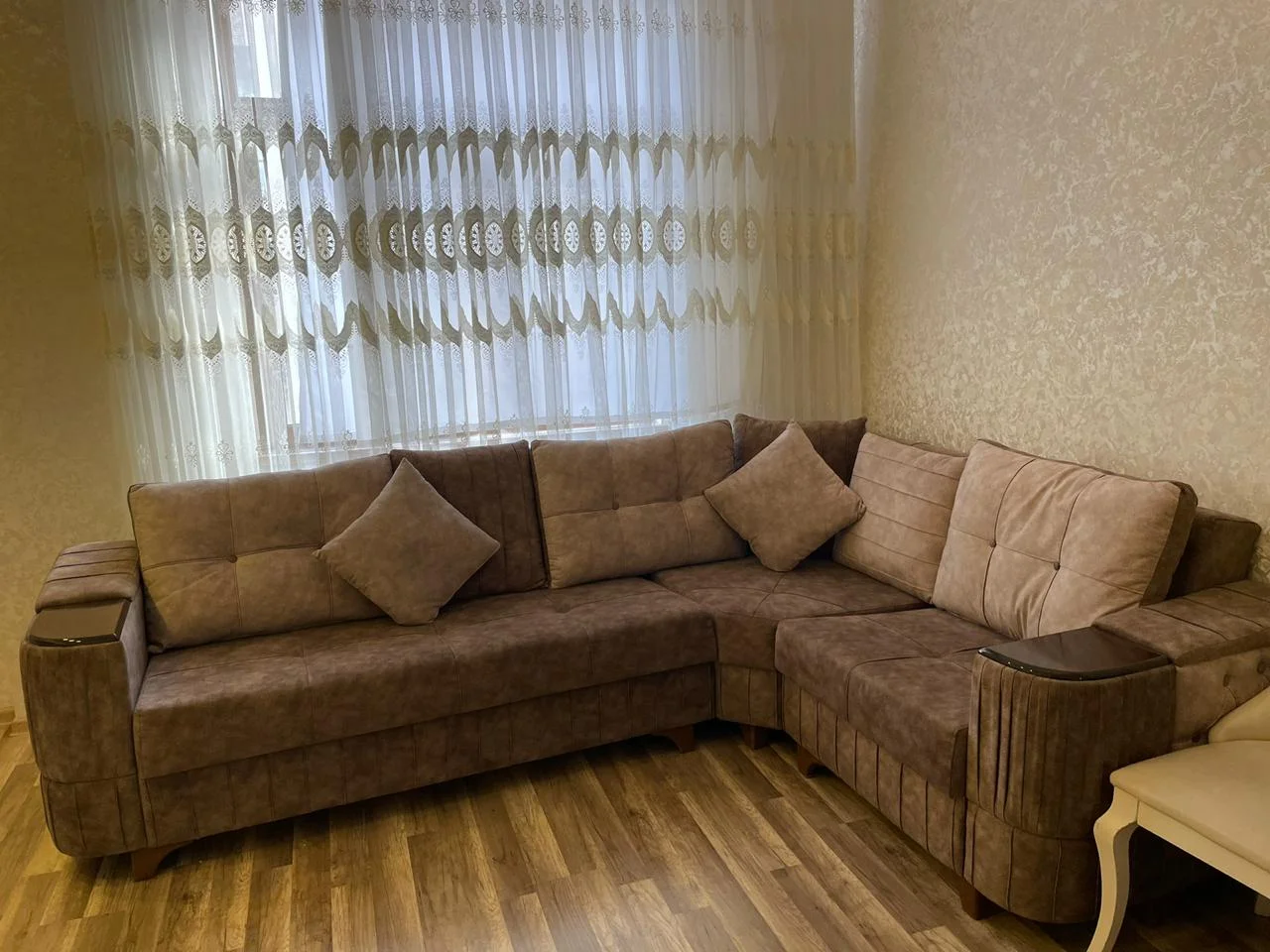 Kirayə 2 otaqlı Mənzil 70 m² Sabunçu r. Bakıxanov q. Neftçilər m. – şəkil 2